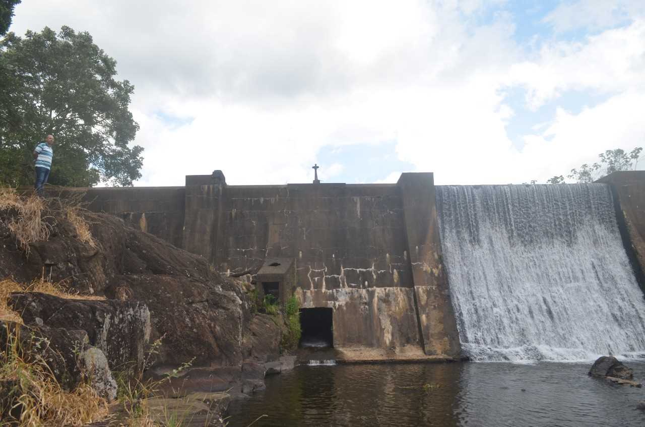 Prefeito solicita a Embasa manutenção dos serviços a respeito da Barragem